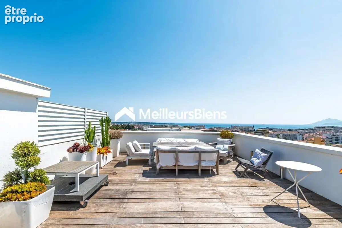 Cannes bas Montfleury : Duplex en penthouse avec grand roof-top et très belle vue mer - photo 3