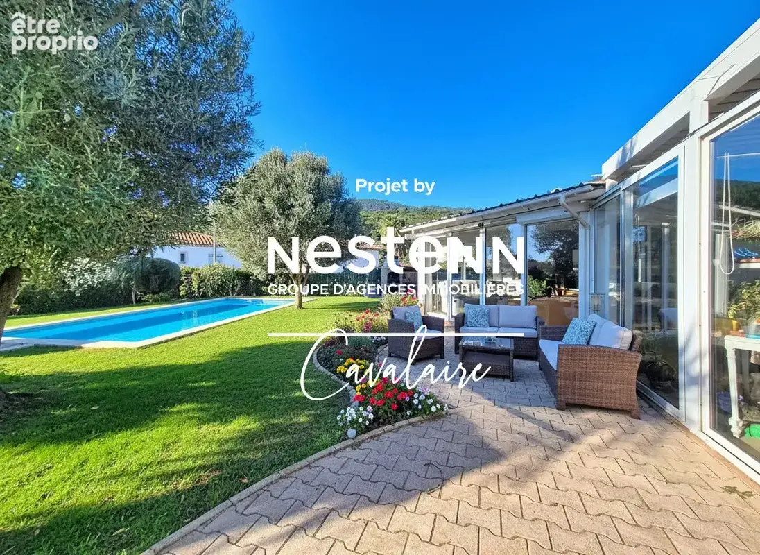 Maison d'environ 120 m² de plain-pied avec vue mer sur un terrain piscinable dans un quartier prisé de Cavalaire - photo 22