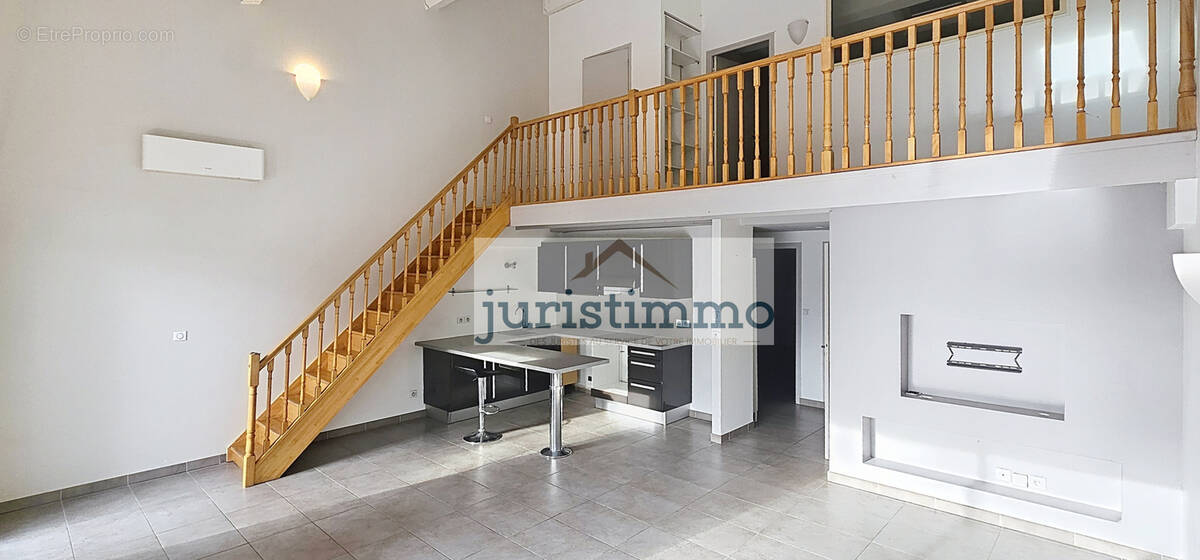 Maison à MONTBOUCHER-SUR-JABRON