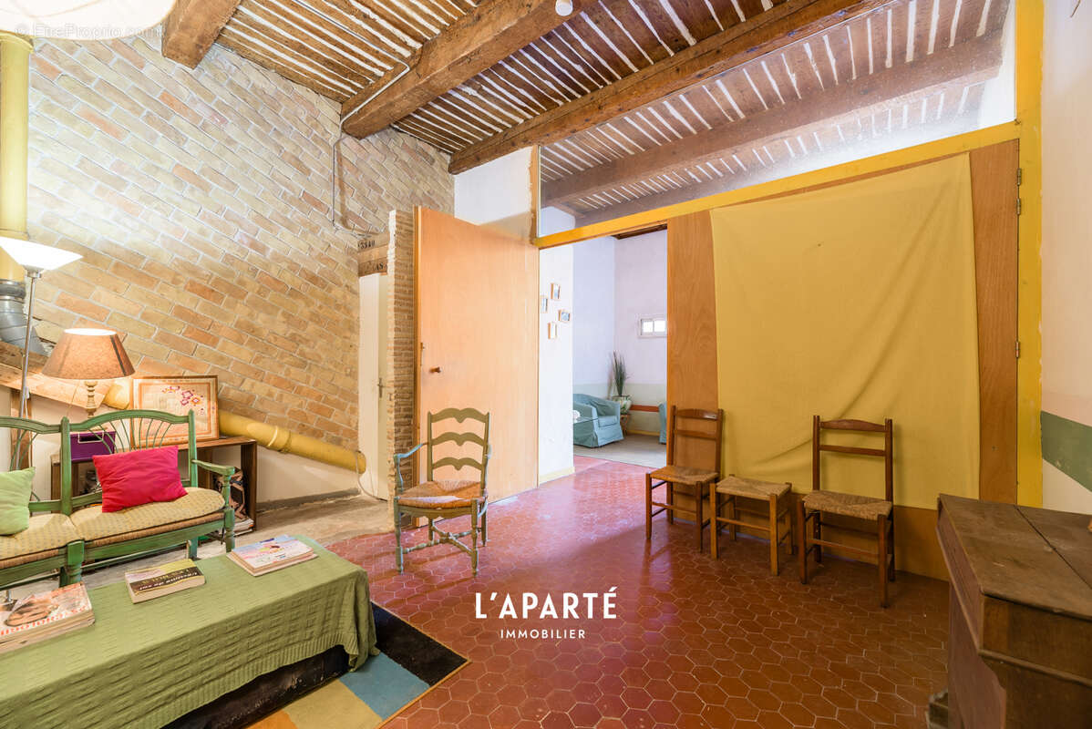 Appartement à MARSEILLE-6E