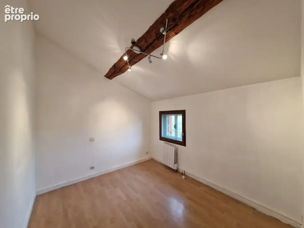 Immeuble à ORLIÉNAS - photo 20