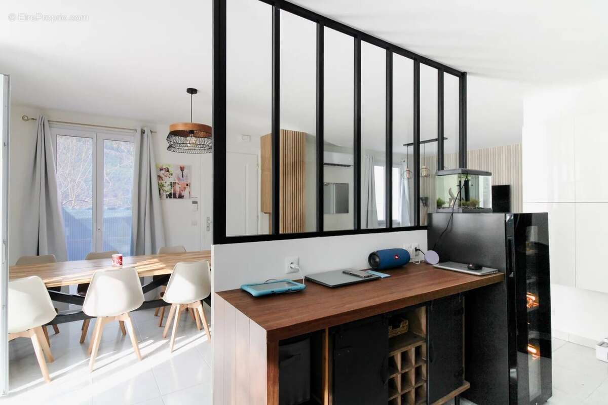 Maison à LA TOUR