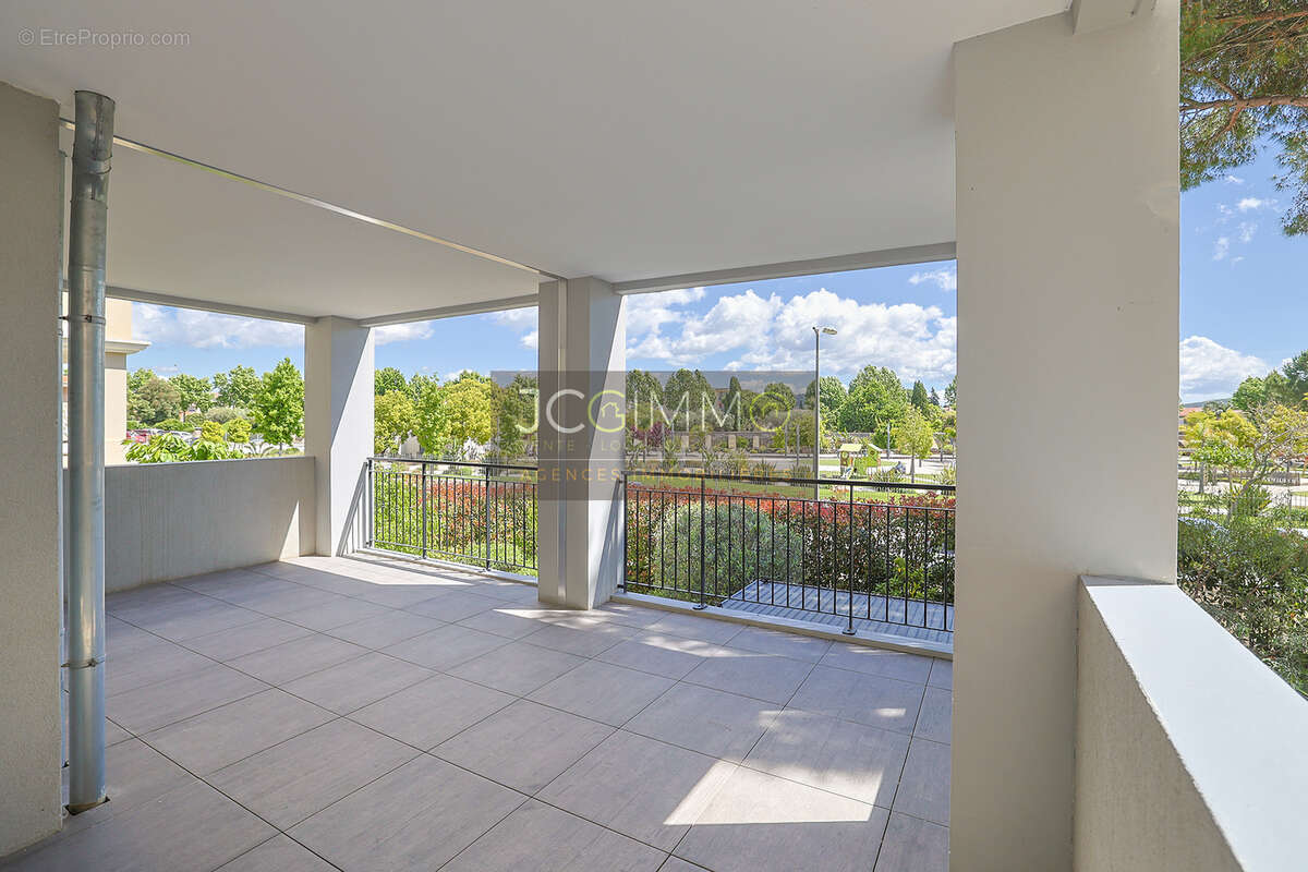 Appartement à LA CRAU