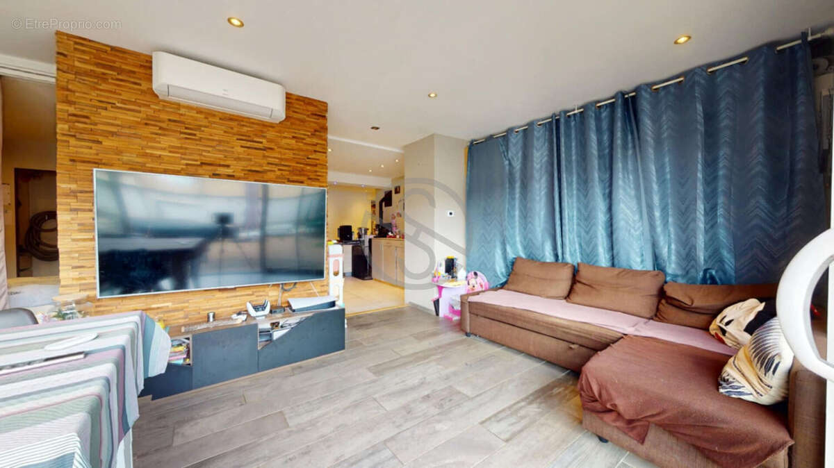 Appartement à SOLAIZE