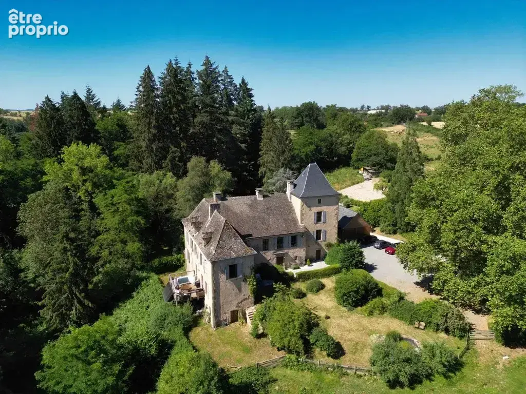 Maison à PRIVEZAC