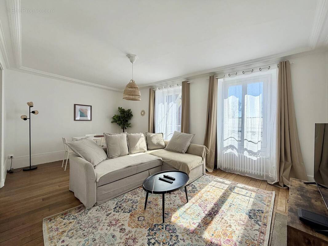 Appartement à VERRIERES-LE-BUISSON