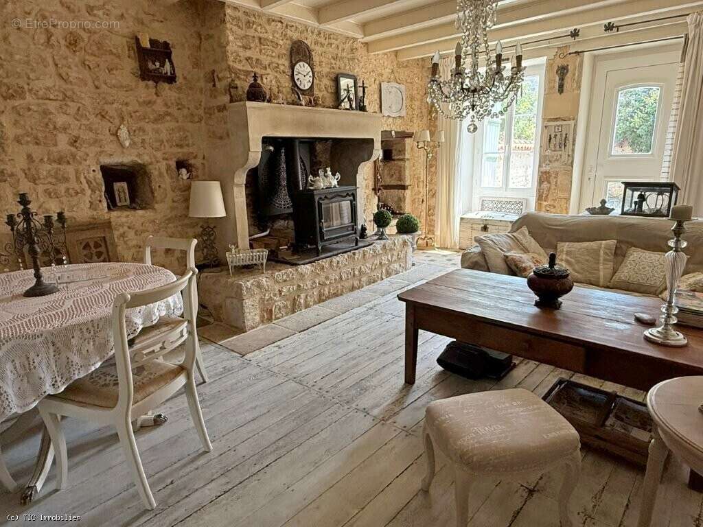 Maison à VILLEFAGNAN