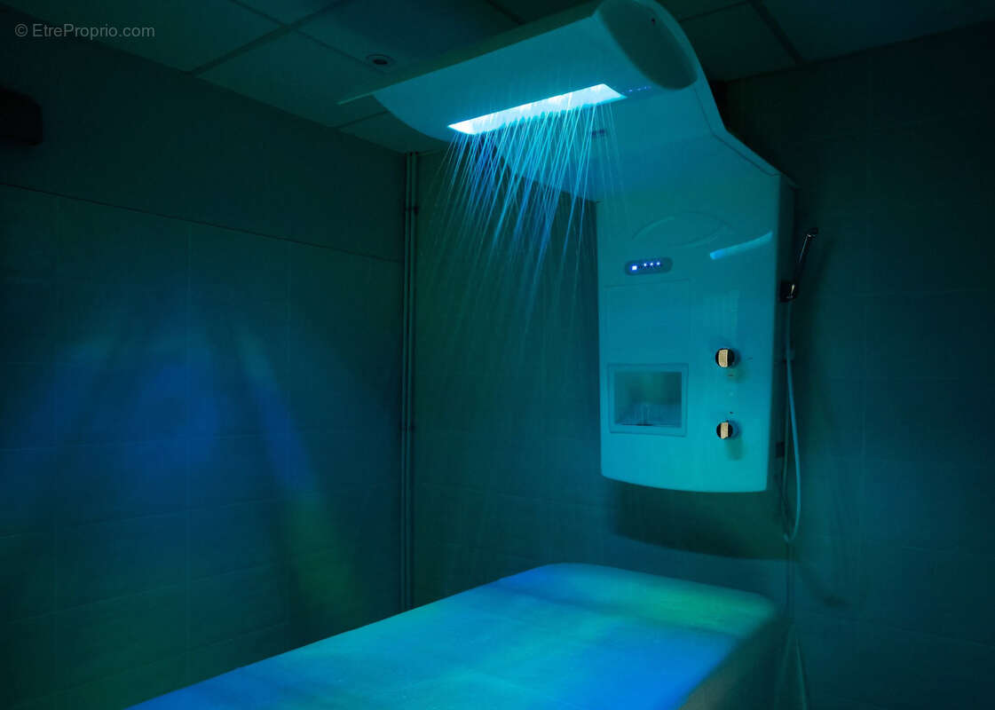 Commerce à DIVONNE-LES-BAINS