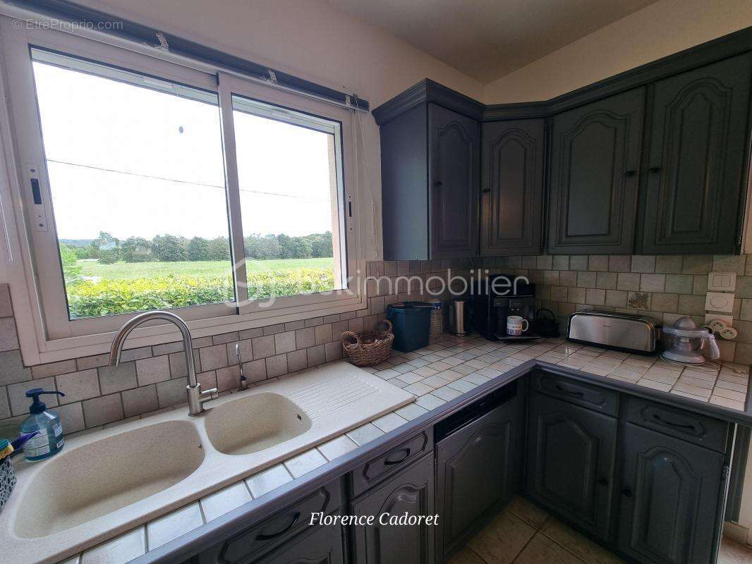 Maison à SAINT-QUENTIN-LA-POTERIE