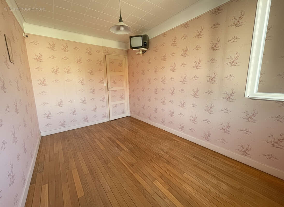 Maison à VERRIERES-LE-BUISSON