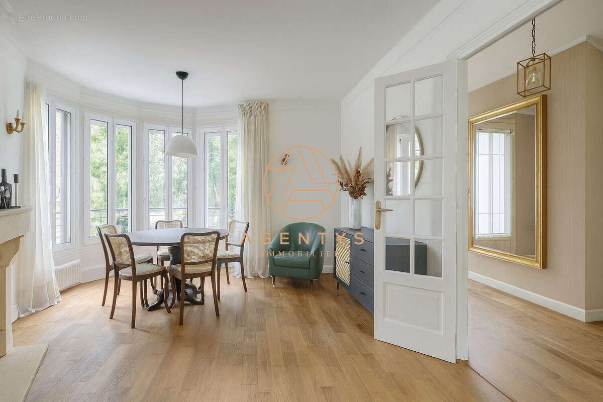 Maison à SAINT-MAUR-DES-FOSSES