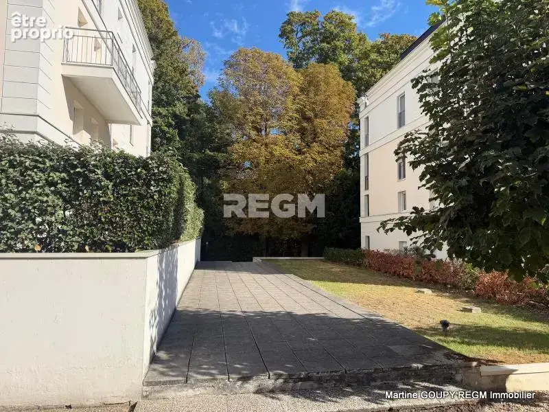 ORLEANS (45) - Exclusivité -T2 Rez-de jardin 48 m2 - Terrasse en L 41 m2- Cave - Place de parking en sous-sol - photo 30
