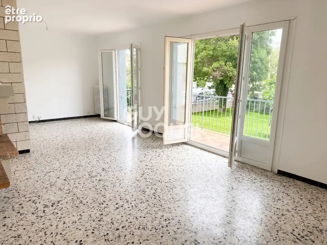 Charmante maison 4 pièces à vendre à Avignon - Lumineuse et calme avec garage et climatisation - photo 3