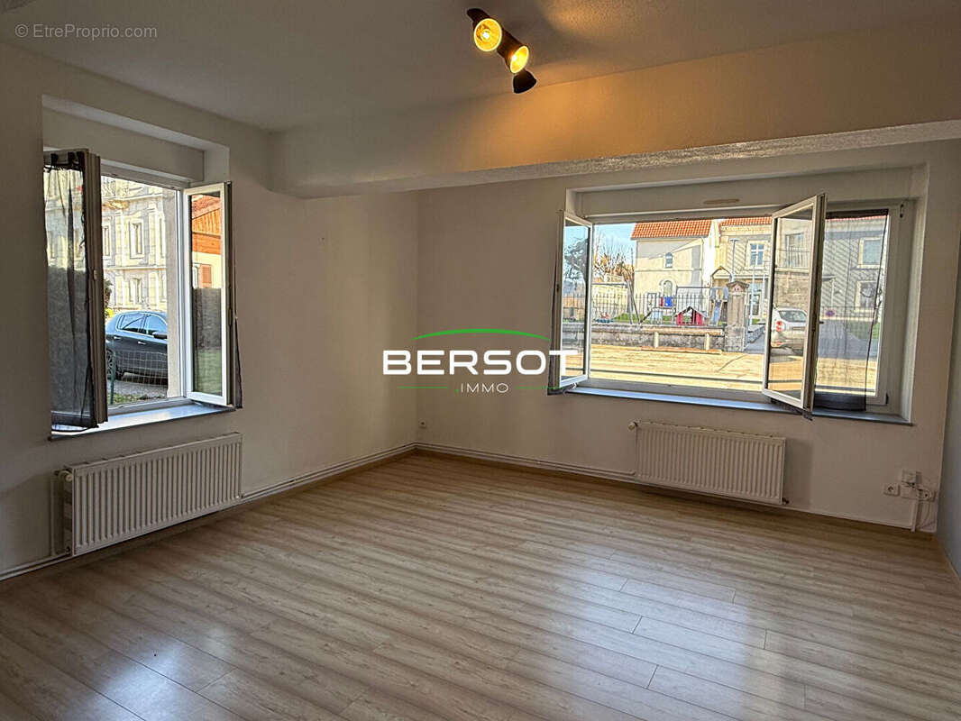 Appartement à ARC-SOUS-CICON