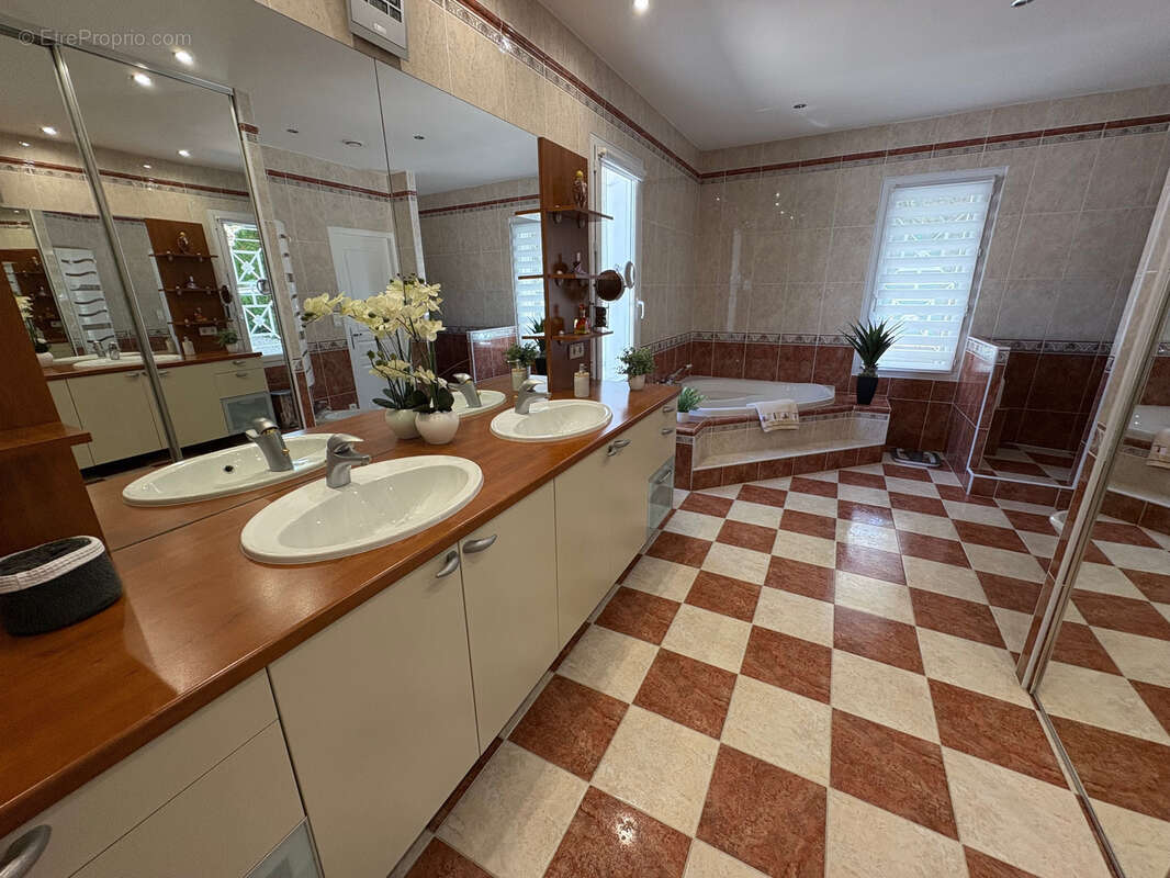 Maison à PECHBONNIEU