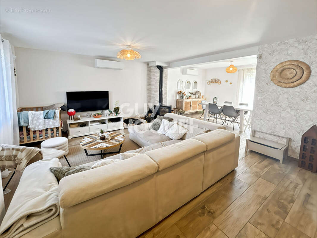 Maison à FONTENAY-TRESIGNY