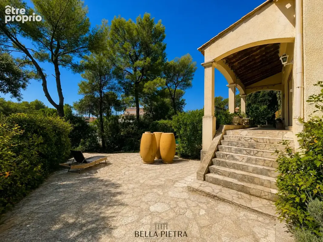 Maison 7 pièces 175 m² à vendre à Saint-Clement-De-Riviere (34980) - photo 8