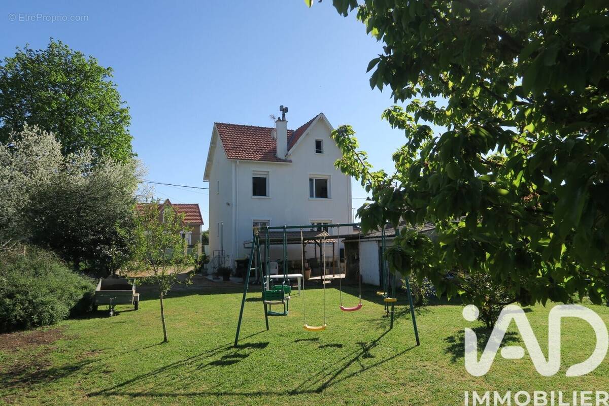 Photo 1 - Maison à CHATELLERAULT