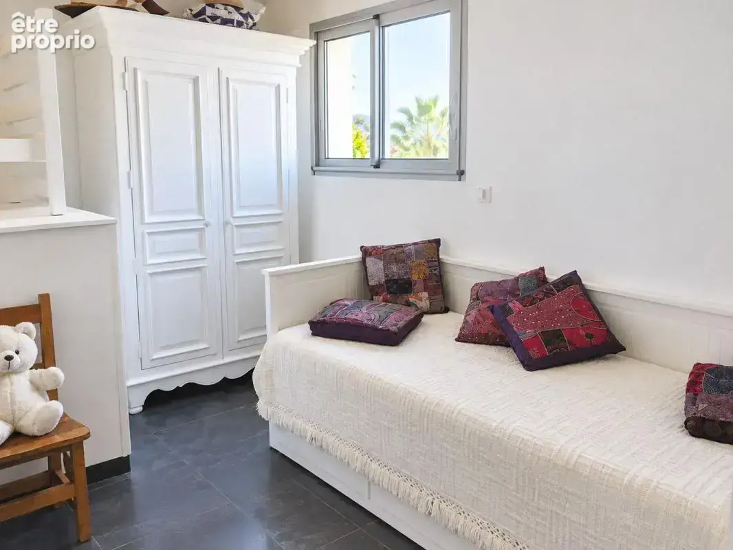 Villa standing à Mèze de 200 m² avec piscine sur terrain de 2000 m² - photo 12