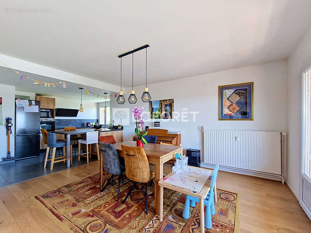 Appartement à RILLIEUX-LA-PAPE