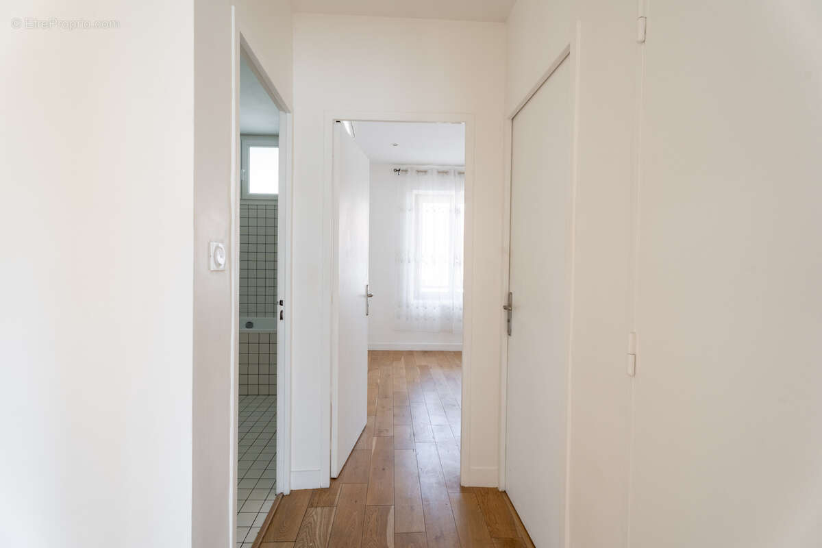 Appartement à MARSEILLE-2E