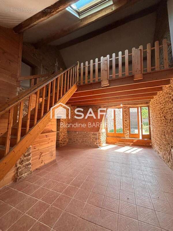 Maison 139 m² à Mesvres  - photo 3