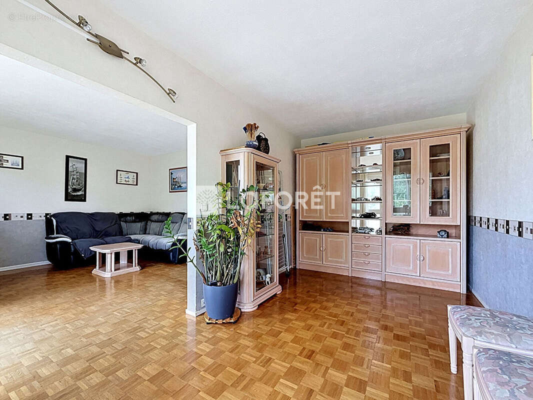 Appartement à SAINT-FARGEAU-PONTHIERRY