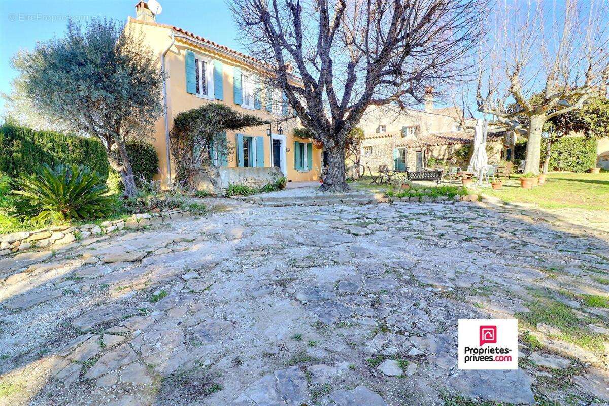 Maison à LE CASTELLET