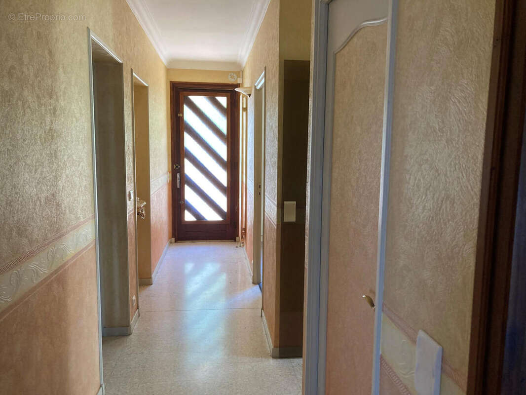 couloir etage - Maison à CAHORS
