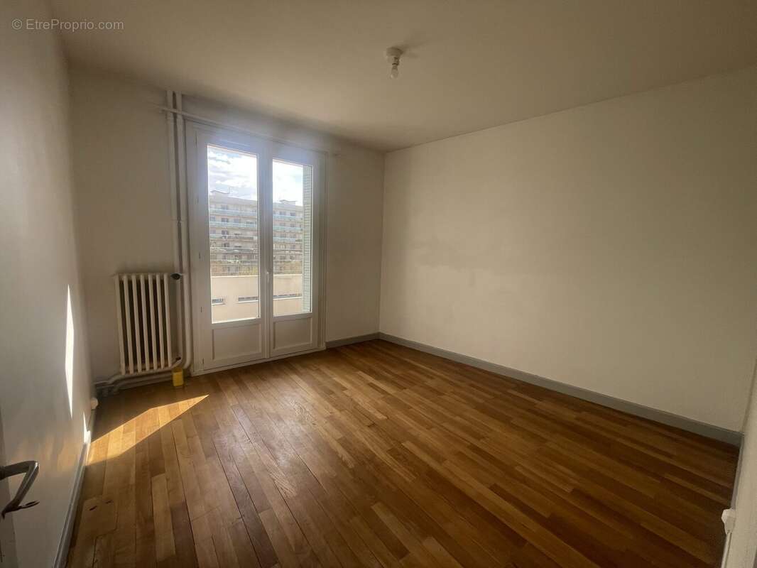 Appartement 85 m² à Romans-Sur-Isere  - photo 5