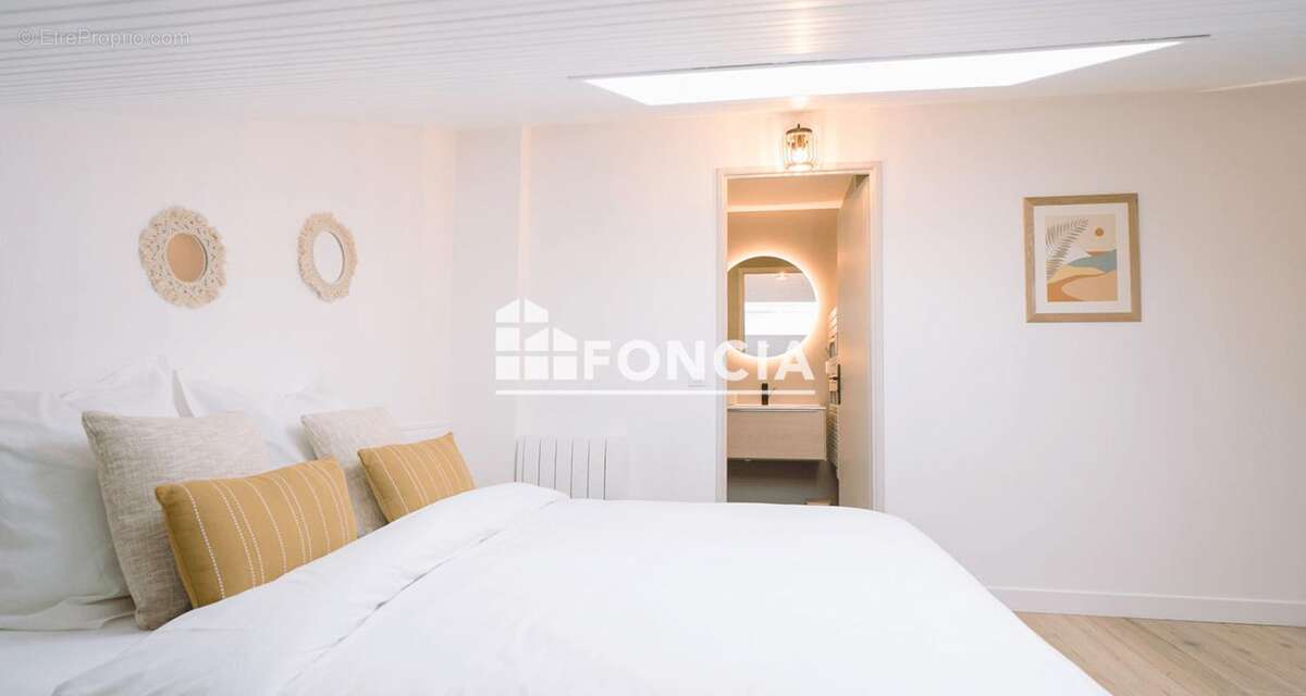 Ile de noirmoutier - l'herbaudiere - appartement entierement renove vue mer - face au port de plaisance - photo 5