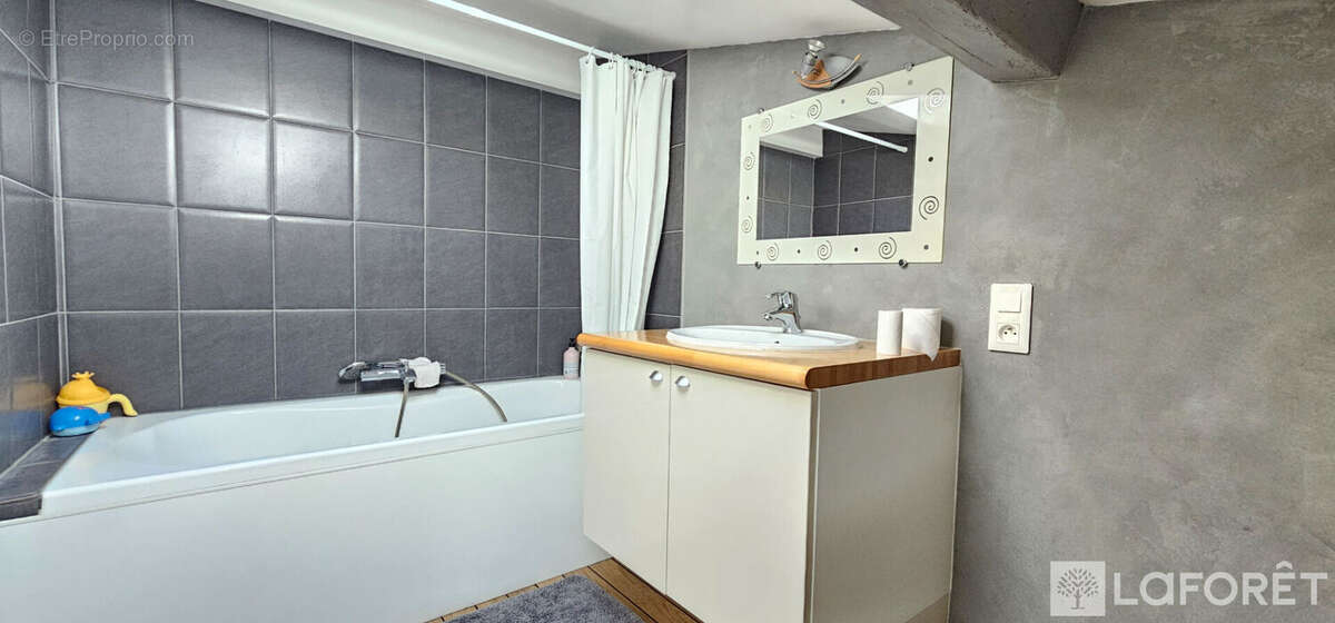 Rare au centre ville de Saintes - Rive Gauche - photo 12