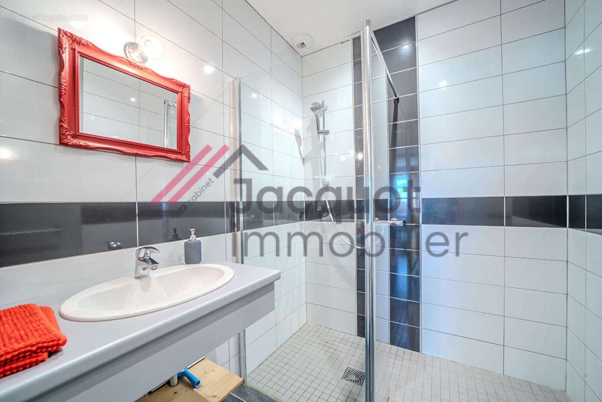 Maison à SAINT-LAURENT-EN-GRANDVAUX