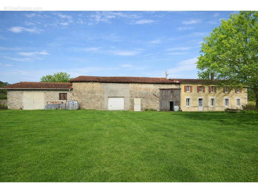 Maison à LE PIZOU