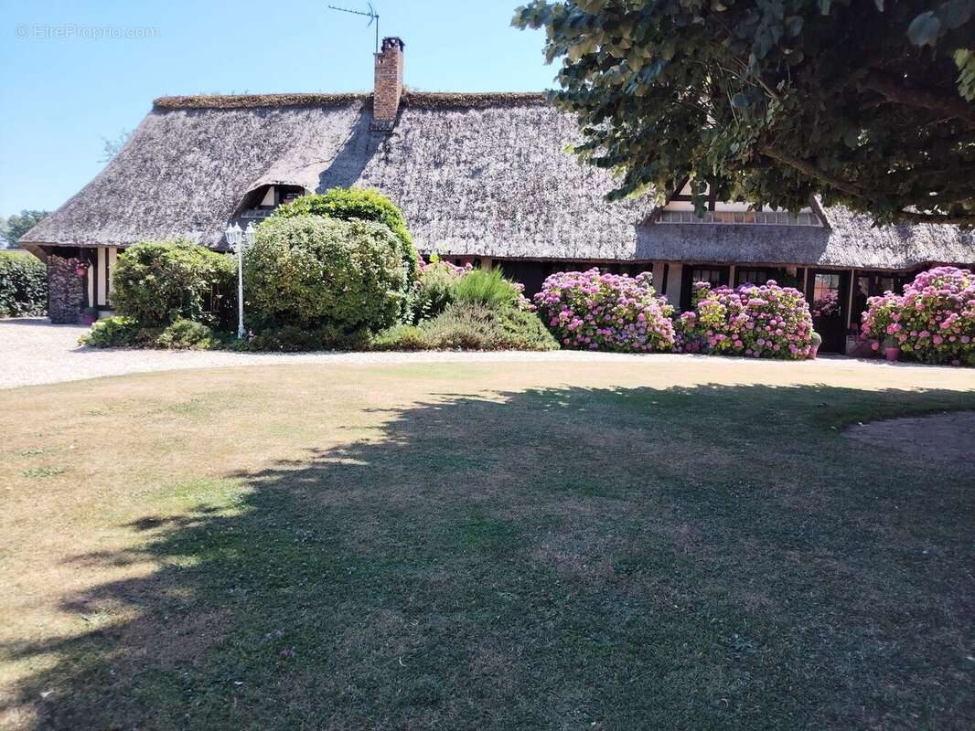 Maison 163 m² à Saint-Ouen-Du-Tilleul  - photo 2