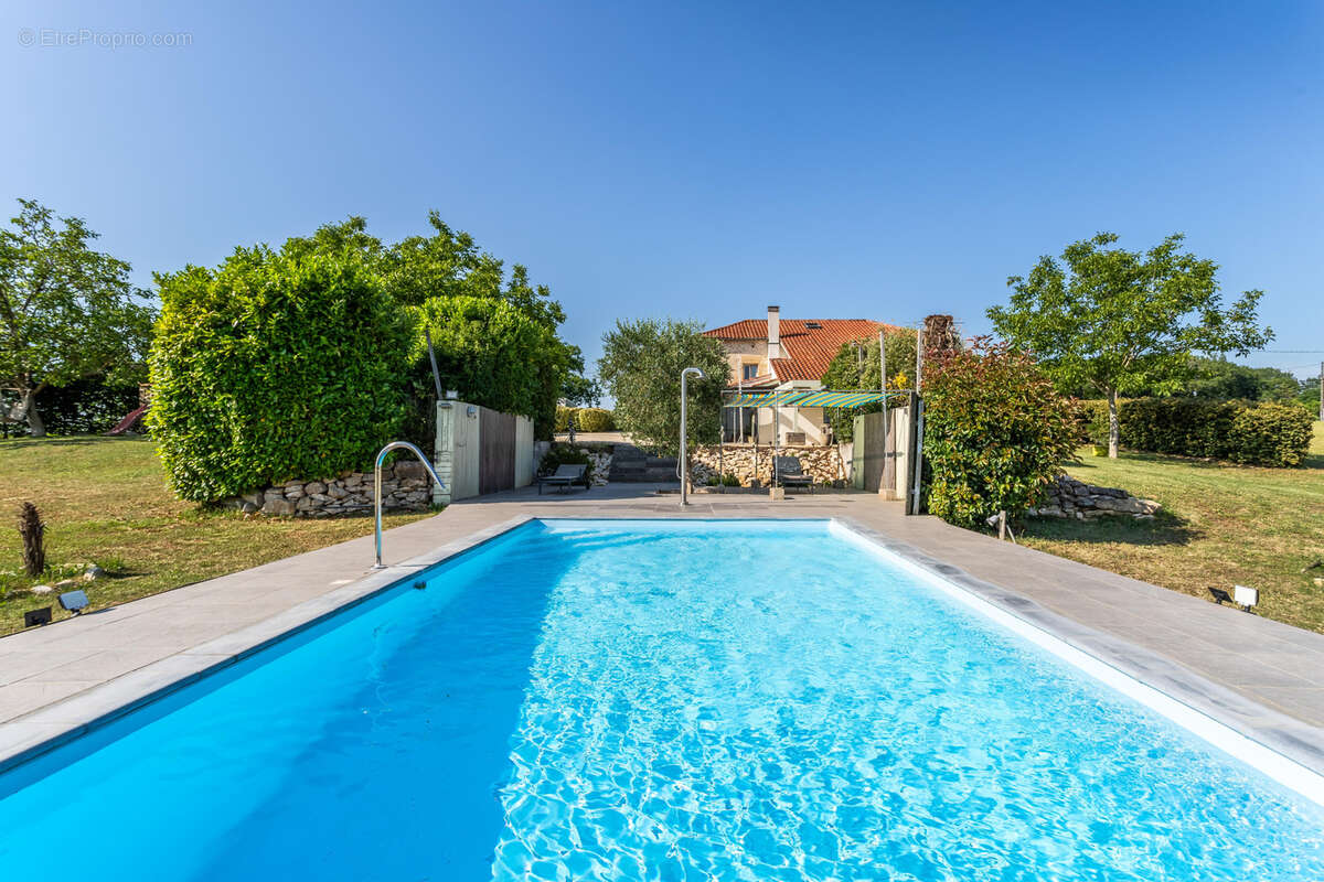 Country property with pool - photo 34