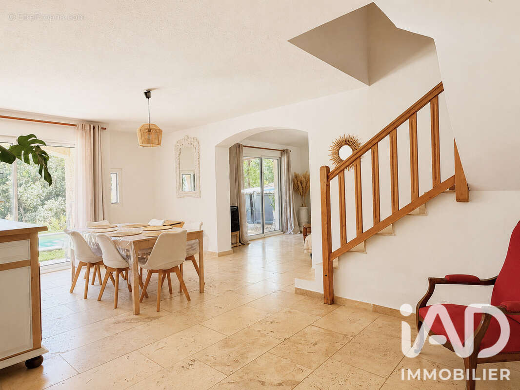 Photo 5 - Maison à LE CASTELLET