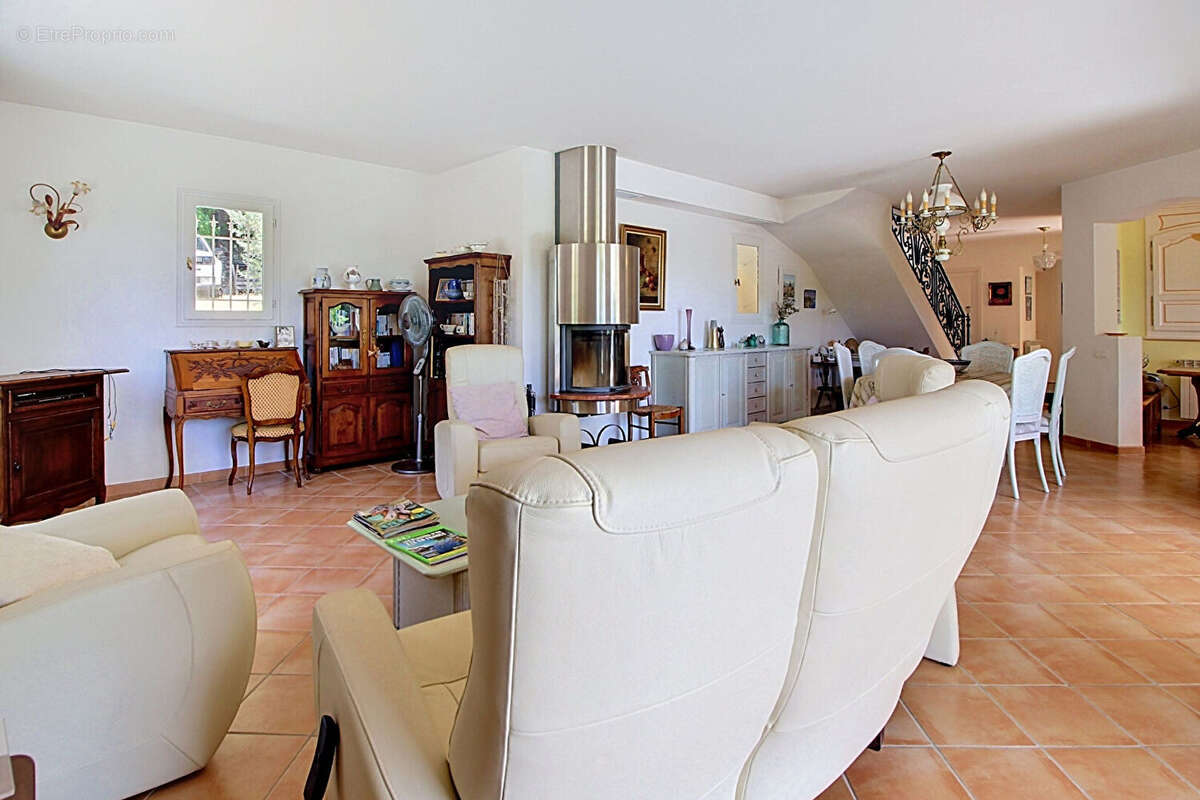Maison à LORGUES