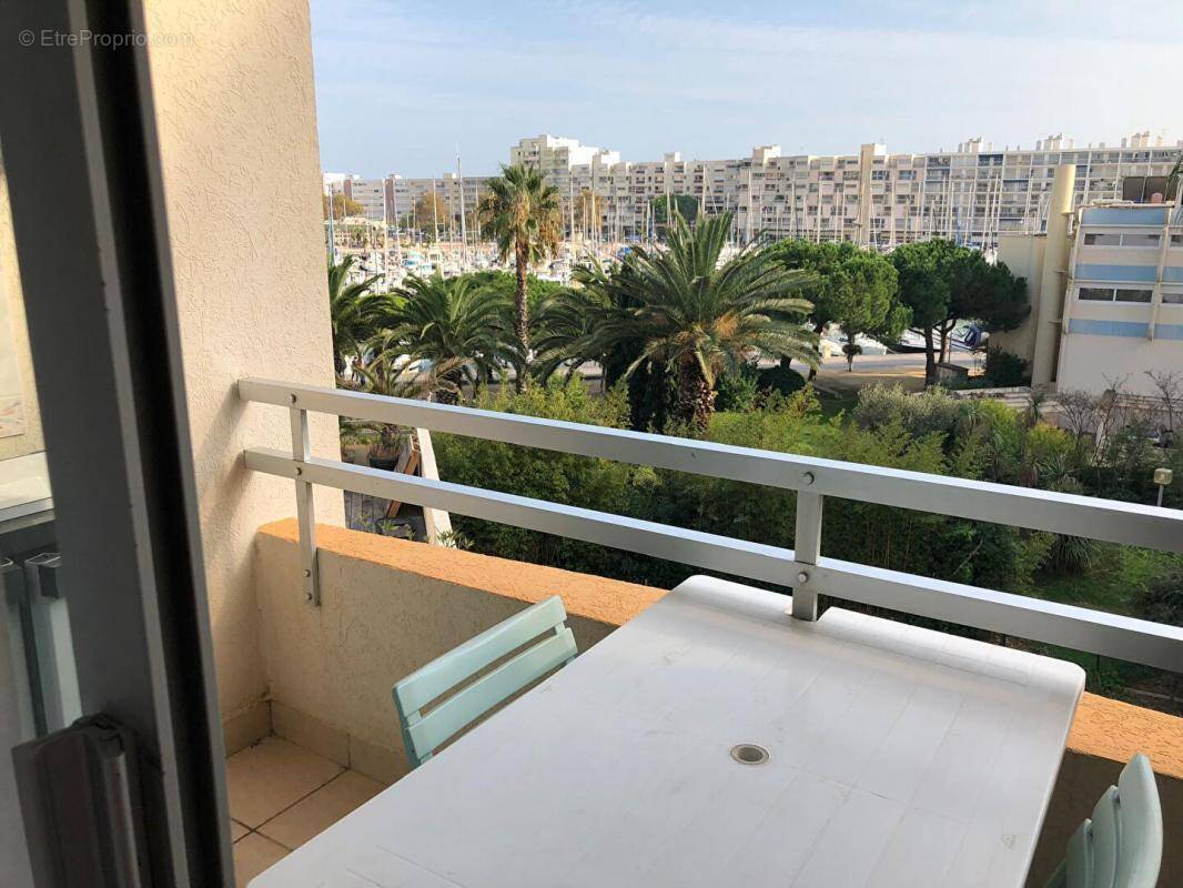 Appartement à MAUGUIO