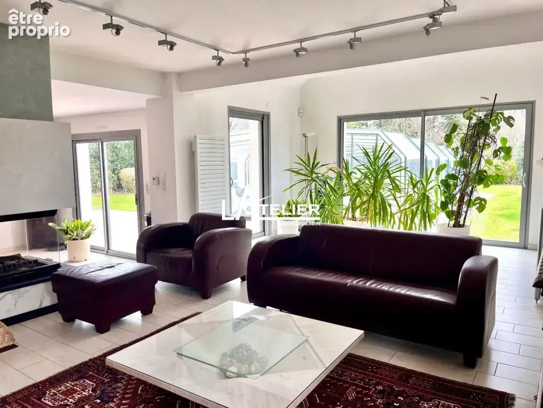 Maison 9 pièces 233 m² à vendre à Saint-Etienne-De-Montluc (44360) - photo 2
