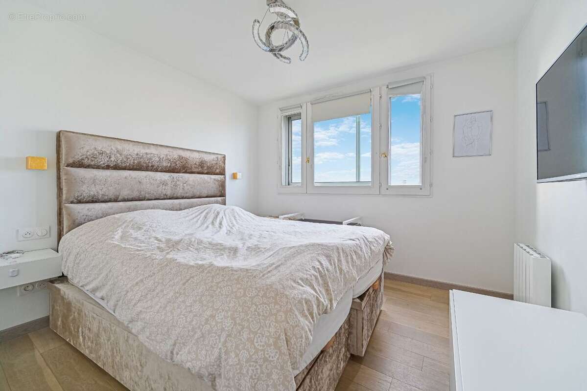 Appartement à CHARENTON-LE-PONT
