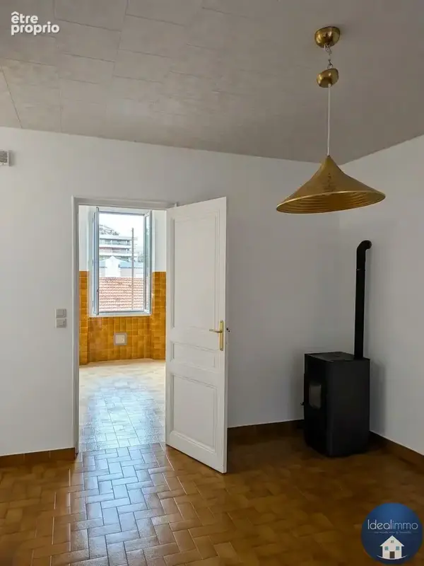 Cannes brousailles - T3 de 61 m2 en dernier étage d’une maison. - photo 4