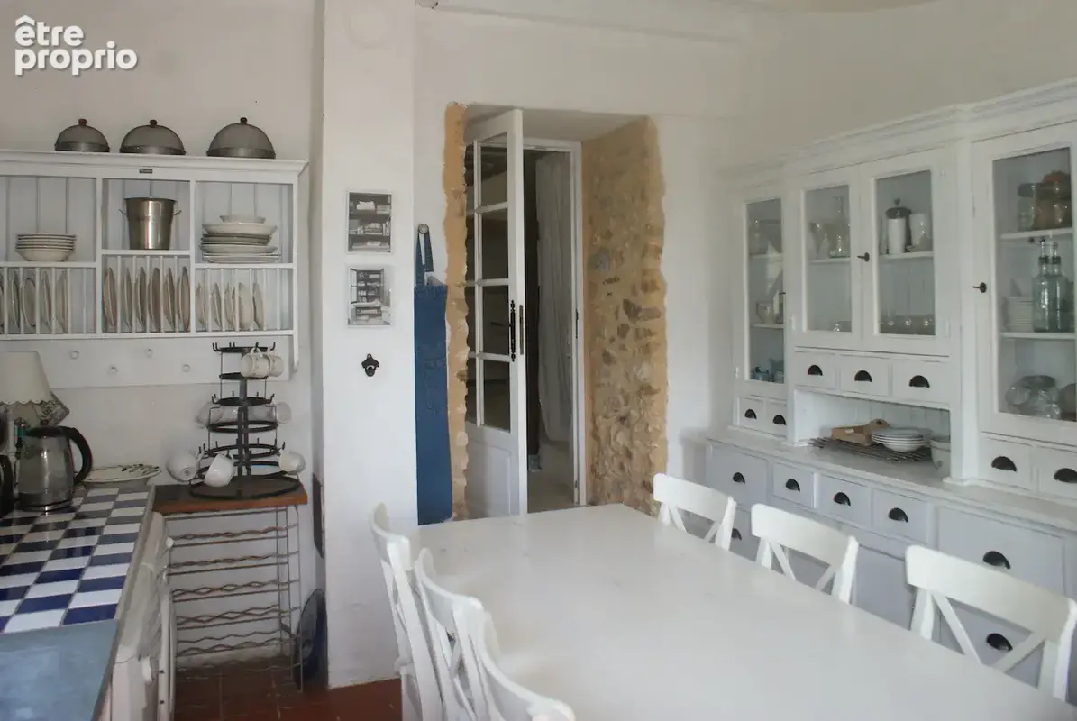A VOIR. Belle maison en pierre de 4 chambres avec dépendances et vues sur terrain d'environ 2811m2 - photo 3