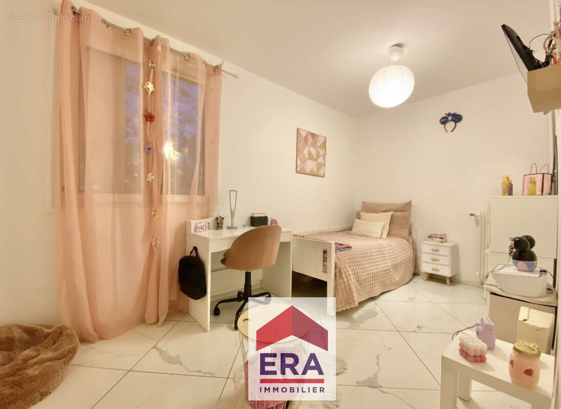 Appartement à SARTROUVILLE