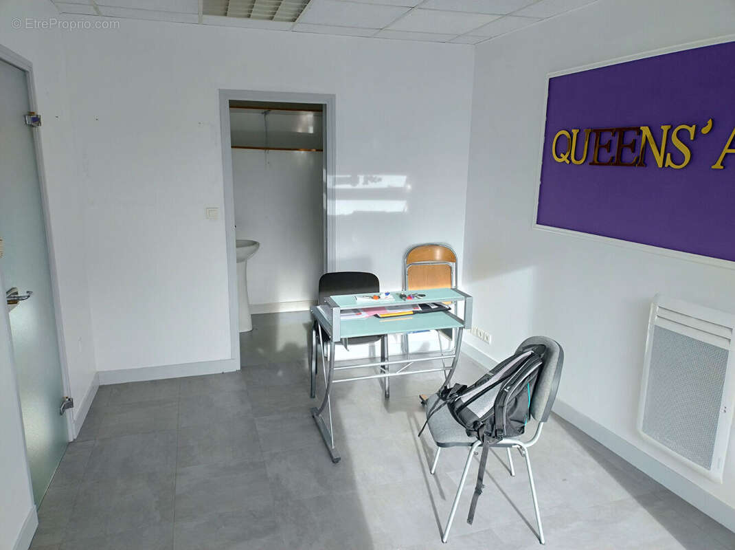 A VENDRE - LIMOGES - Locaux commerciaux - surface totale de 45 m² - photo 2