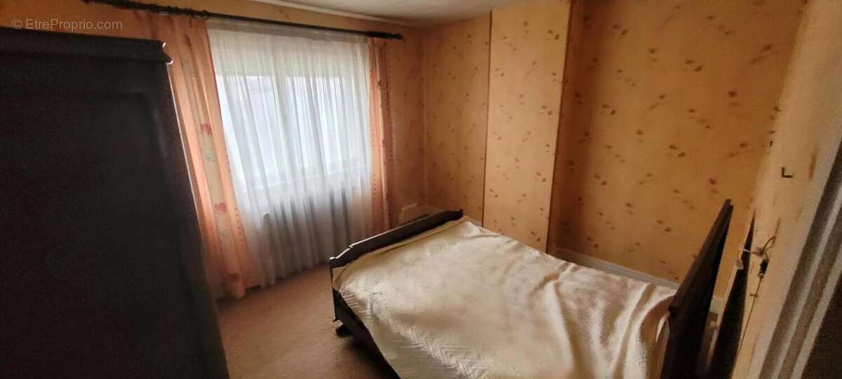 Maison à QUIEVRECHAIN