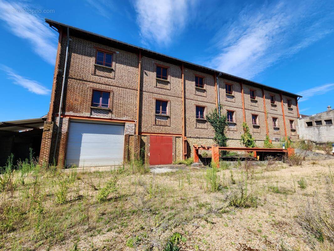 Commerce à CORMENON