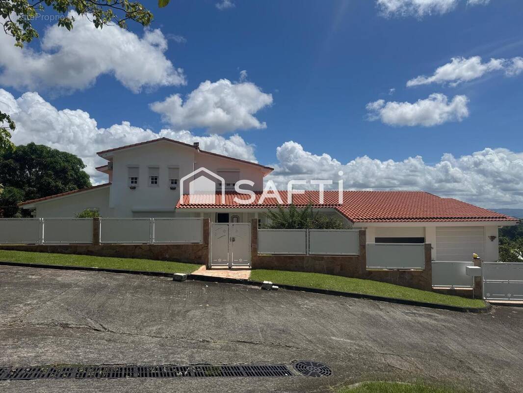 Photo 1 - Maison à SCHOELCHER