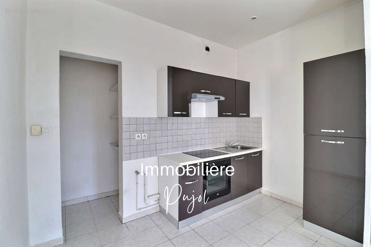 Appartement à MARSEILLE-3E