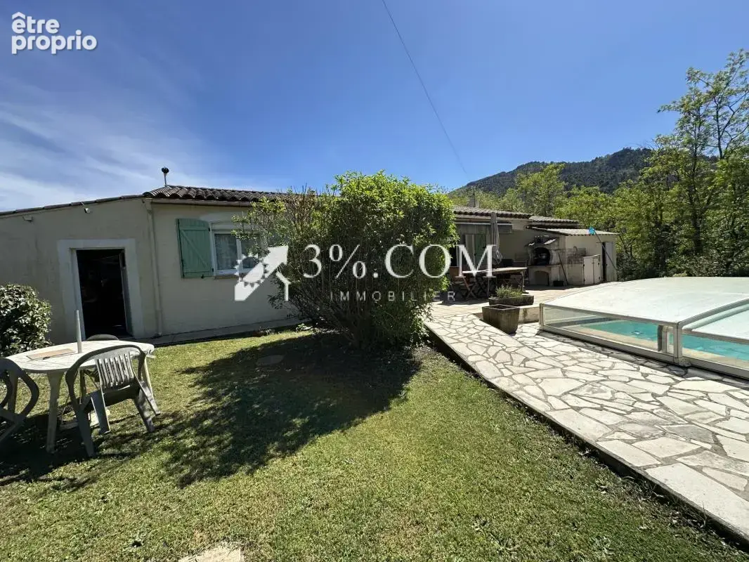 Maison plain pied avec véranda, garage, piscine et jardin at - photo 14